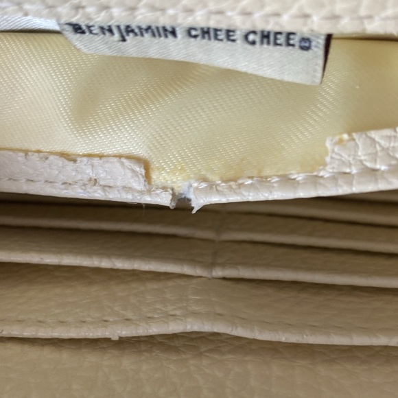 Benjamin Chee Chee.  Friend’s crossbody purse. Geese, indigenous designer - Picture 6 of 6